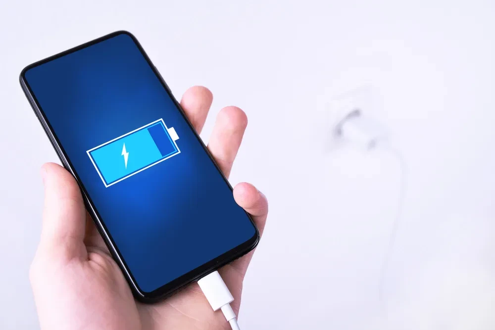 Saiba por que devemos tirar a 'capinha' de proteção do celular enquanto ele carrega